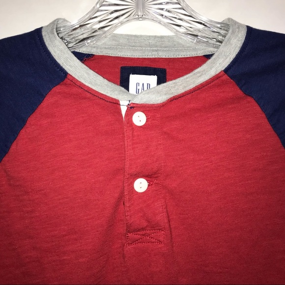 Gap Kids shirt, 100% cotton, red/navy blue/light gray, two buttons on chest - Picture 2 of 8